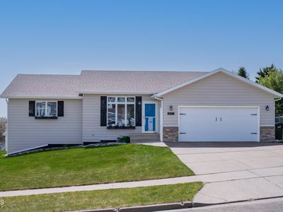 907 Breton Dr