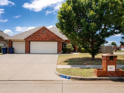 566 W Hunters Court Way