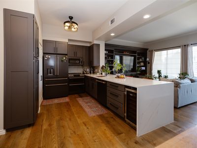 3225 Turtle Creek Blvd APT 812