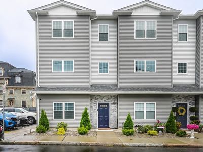 550 Spring St #1