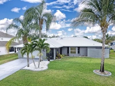 1685 SW Schleicher Lane