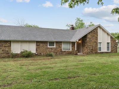 10905 E Canyon Oaks Cir