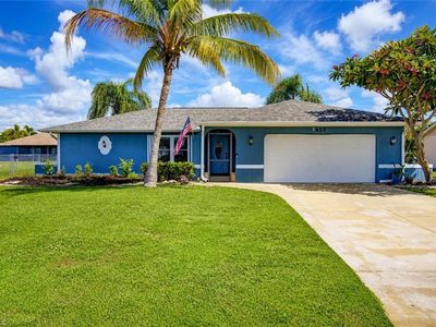 423 SW 39th TER