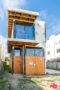 705 Broadway St