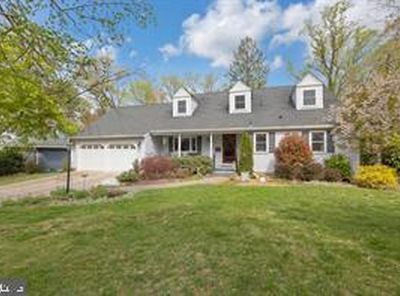 11 W Spruce Ave