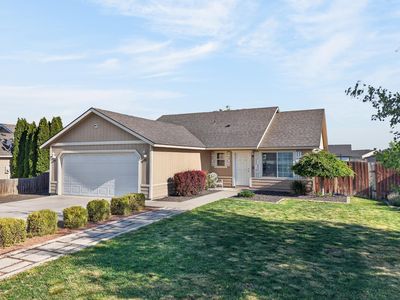 2511 E Parkview Blvd