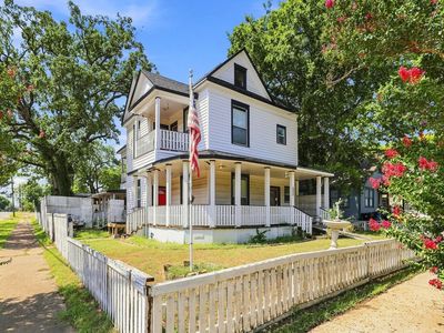 Property at 600 W Munson St, Denison, TX