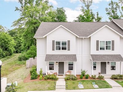 3260 Academy Dr #306