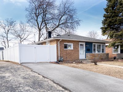 16448 Winchester Ave