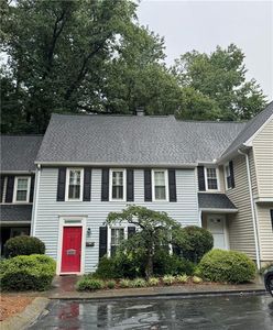 4111 N Gloucester Pl #4111