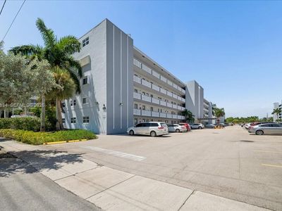 233 NE 14th Ave APT 206