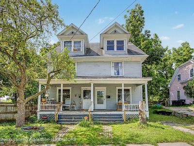 133/135 Woodlawn Ave