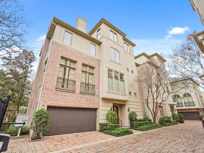 521 Lovett Blvd