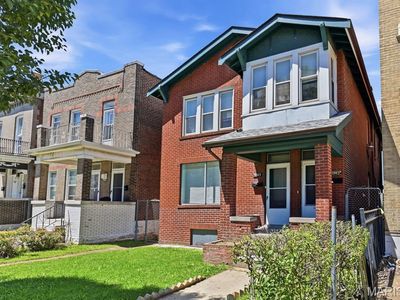 3945 S Grand Blvd