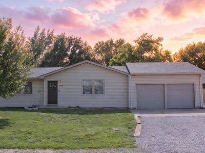 Property at 201 N Pratt St, Mount Hope, KS