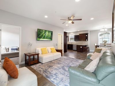2551 W Pikes Peak Dr