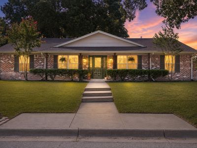 1112 Woodmount Ct