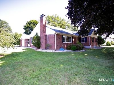 6 Dennis Drive