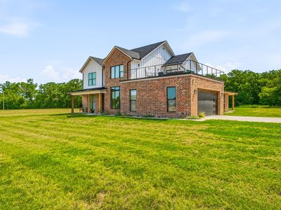 3685 Farm Road 205