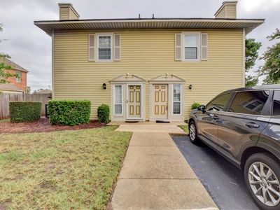 604 Oleander Cir