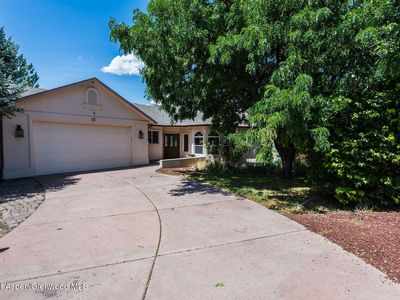 47 Locust Way