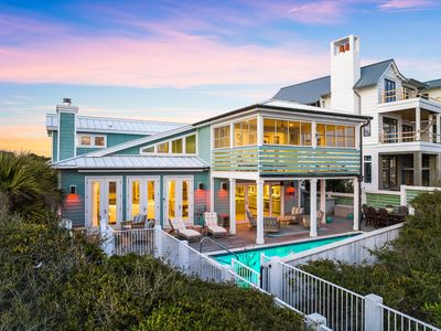 211 Pelican Cir