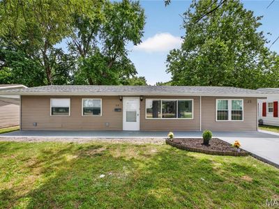 23 Hanover Ln