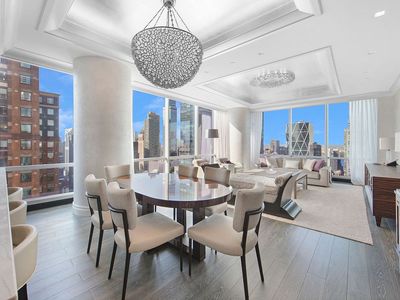 157 W 57th St APT 47B