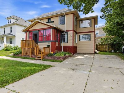 1717 3rd Ave SE