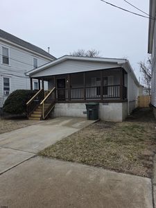 2015 Caspian Ave