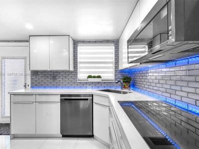8881 Sunrise Lakes Blvd APT 206