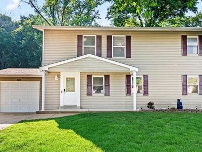 906 Forest Ave