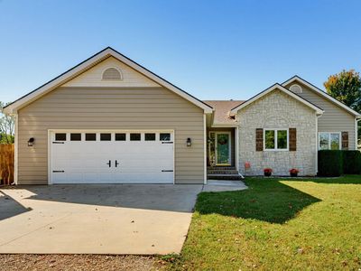 1185 E 1067th Rd