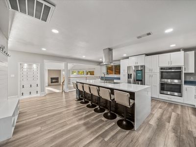 3427 Lakewood Ln