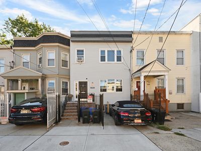 220 Delaware Ave