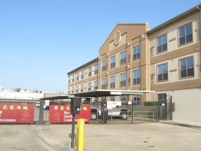 6611 W Sam Houston Pkwy S Unit 1E