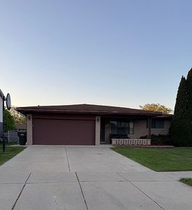4741 Bloomfield Dr