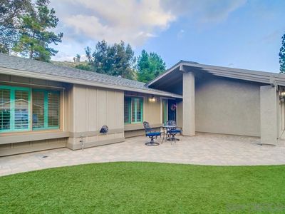 1461 Whitsett Dr