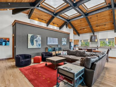 703 Meadow Creek Drive UNIT A2