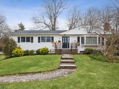 Property at 39 Gallinson Dr, New Providence, NJ