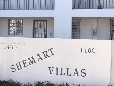 1460 W 43rd Pl APT 106