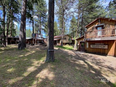 813 Camas Dr