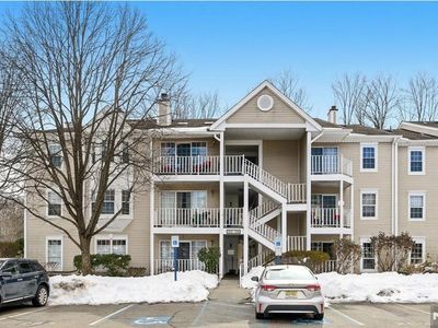 Property at 128 Raintree Ln, Mahwah, NJ