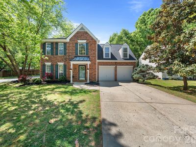 8015 Leisure Ln