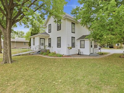 245 Main St W