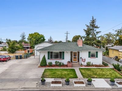 920 S Dahlia Drive