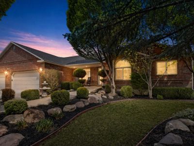 1097 W Snowflake Cir