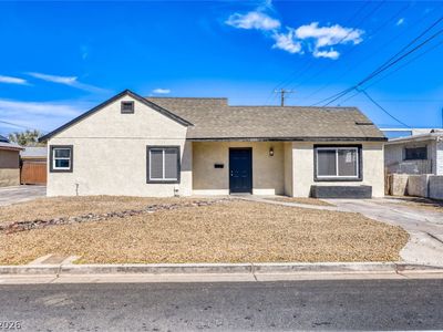 1325 E Oakey Blvd
