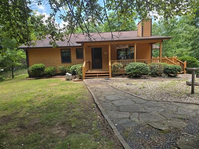 33 Fieldcrest Dr