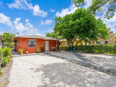 2385 NW 32nd St